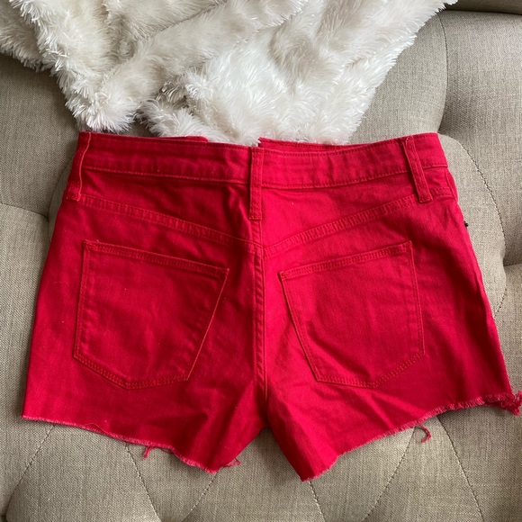 Red Universal Thread jean shorts - Picture 3 of 4